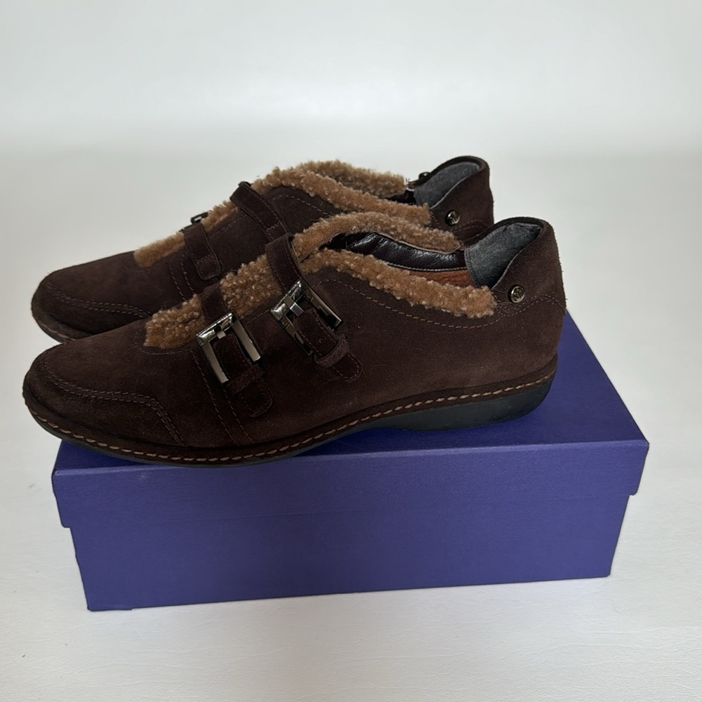 Stuart Weitzman Shoes 7.5 M Sherpa Trimmed Slip On  Brown Suede buckles - Picture 3 of 8